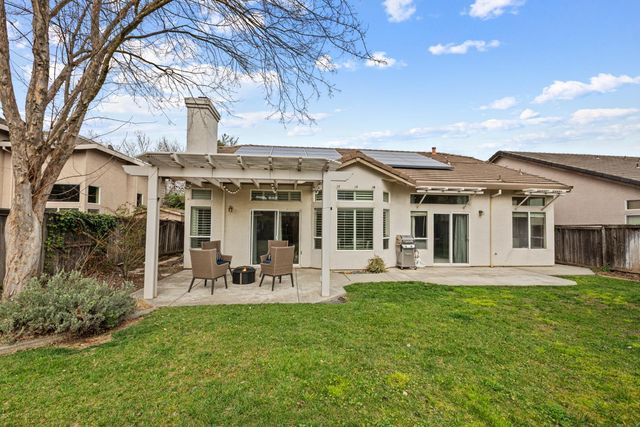 1818 N Bend Dr, Sacramento, CA 95835