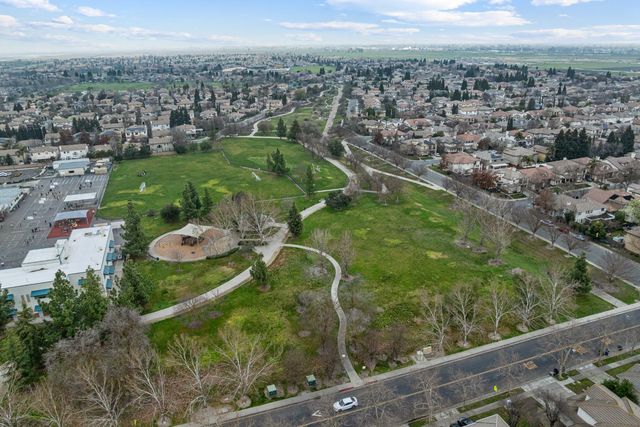 1818 N Bend Dr, Sacramento, CA 95835