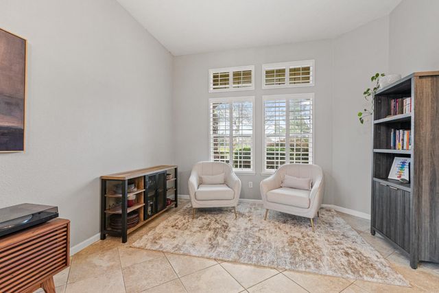 1818 N Bend Dr, Sacramento, CA 95835