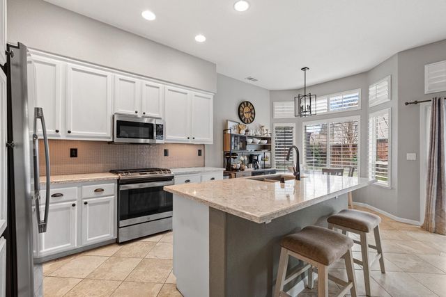 1818 N Bend Dr, Sacramento, CA 95835