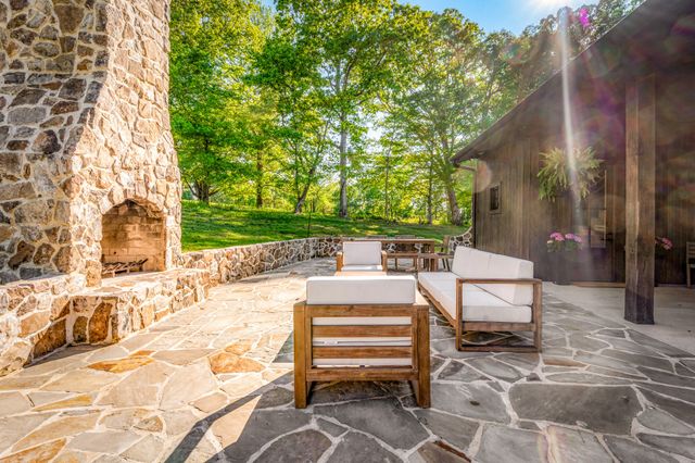 795 Tucker Rd, Dickson, TN 37055