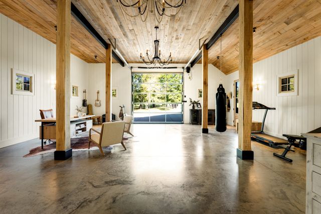 795 Tucker Rd, Dickson, TN 37055