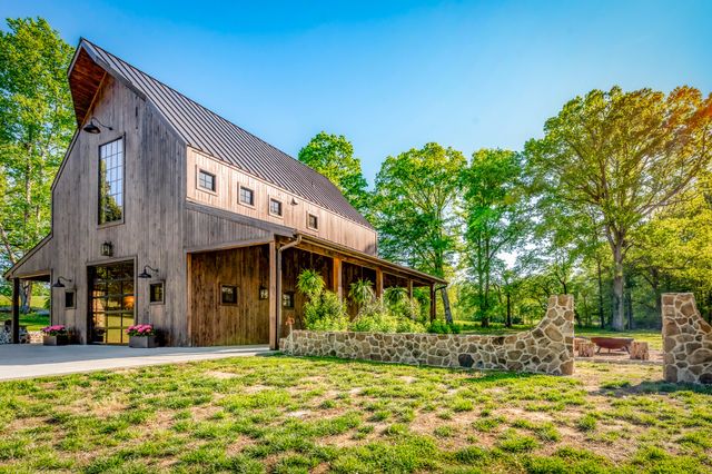 795 Tucker Rd, Dickson, TN 37055