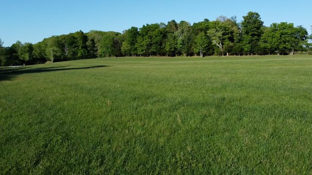 795 Tucker Rd, Dickson, TN 37055