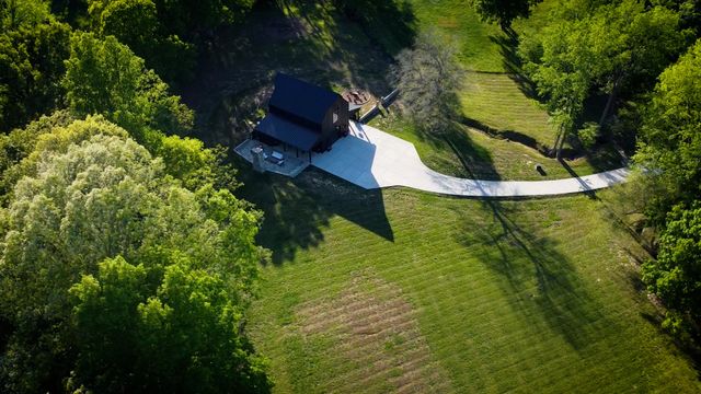 795 Tucker Rd, Dickson, TN 37055