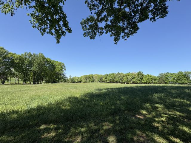 795 Tucker Rd, Dickson, TN 37055