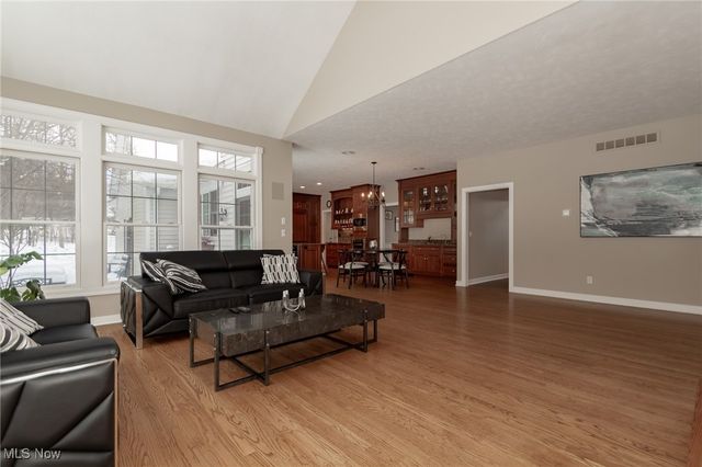 8600 Tamarack Trail, Chagrin Falls, OH 44023