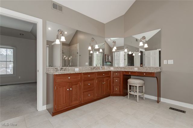 8600 Tamarack Trail, Chagrin Falls, OH 44023