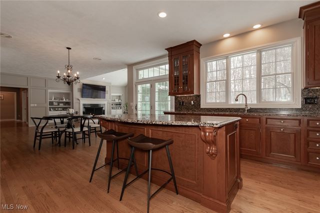 8600 Tamarack Trail, Chagrin Falls, OH 44023