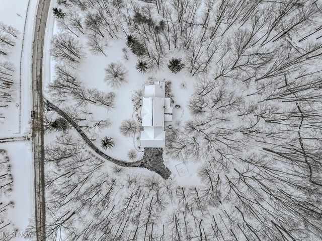 8600 Tamarack Trail, Chagrin Falls, OH 44023