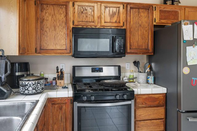 1200 Cannella Ct, Lathrop, CA 95330