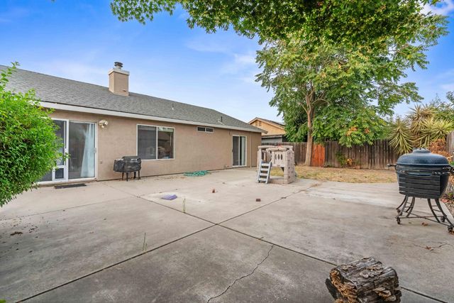 1200 Cannella Ct, Lathrop, CA 95330