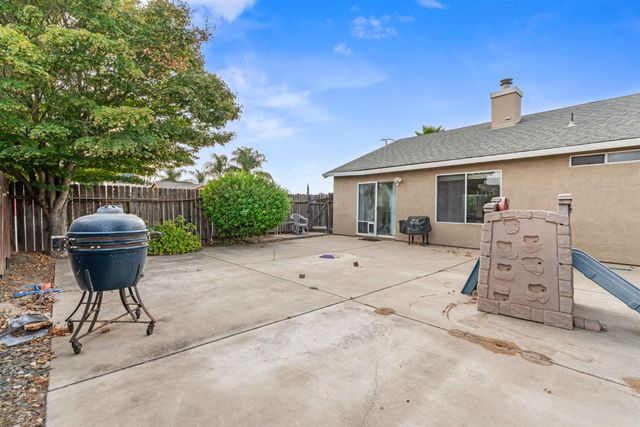 1200 Cannella Ct, Lathrop, CA 95330