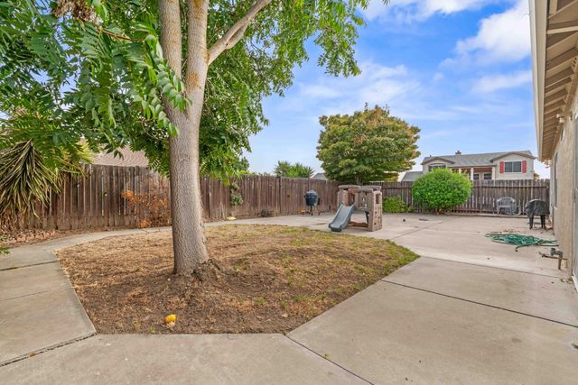 1200 Cannella Ct, Lathrop, CA 95330