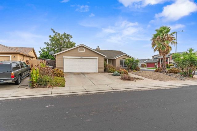 1200 Cannella Ct, Lathrop, CA 95330