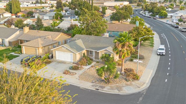1200 Cannella Ct, Lathrop, CA 95330