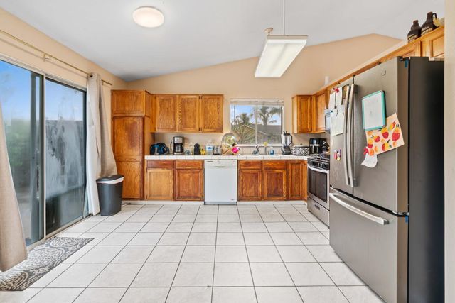 1200 Cannella Ct, Lathrop, CA 95330