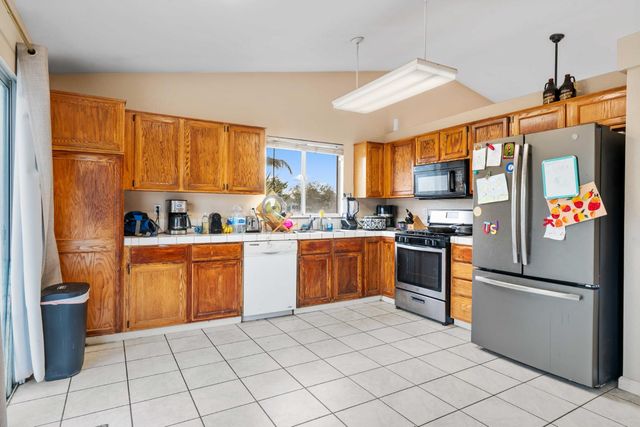 1200 Cannella Ct, Lathrop, CA 95330