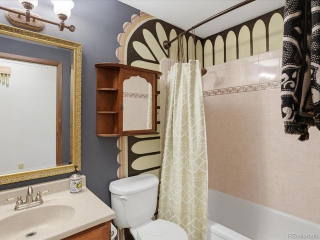 16636 E Rice Circle, Aurora, CO 80015