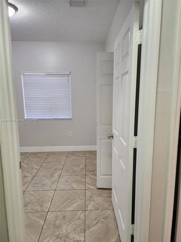 1231 NE 32nd Ave 1231, Homestead, FL 33033