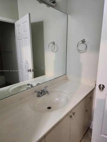 1231 NE 32nd Ave 1231, Homestead, FL 33033