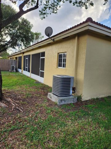 1231 NE 32nd Ave 1231, Homestead, FL 33033