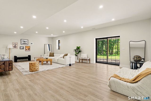31 Gray Farms Road, Stamford, CT 06905