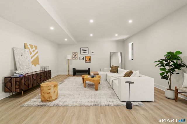 31 Gray Farms Road, Stamford, CT 06905