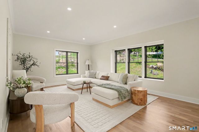 31 Gray Farms Road, Stamford, CT 06905