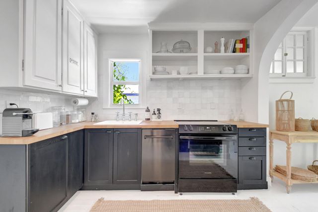 220 S L Street, Lake Worth Beach, FL 33460