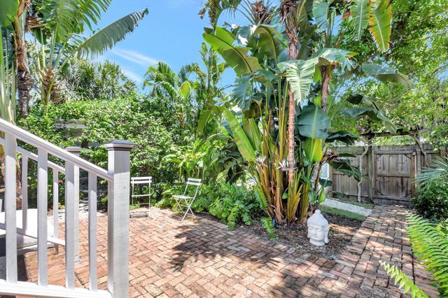 220 S L Street, Lake Worth Beach, FL 33460