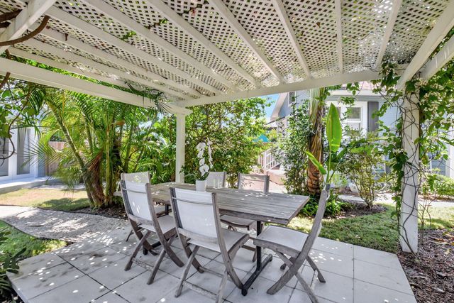 220 S L Street, Lake Worth Beach, FL 33460