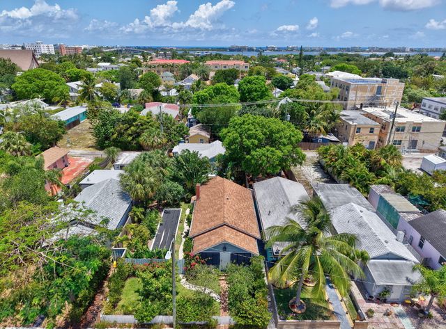 220 S L Street, Lake Worth Beach, FL 33460