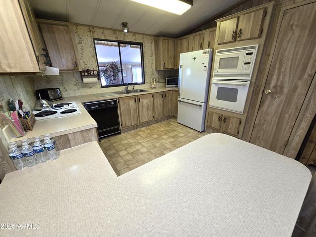 11965 E HENDERSON Road, Dewey, AZ 86327