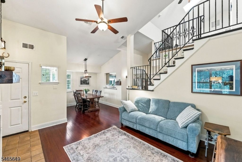 56 Bentley Ct, Bedminster Twp., NJ 07921 — photo 4