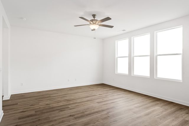 7086 Sutton Drive, White House, TN 37188