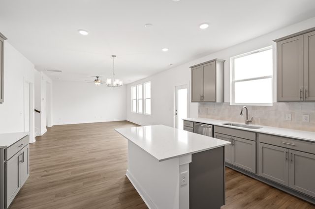 7086 Sutton Drive, White House, TN 37188