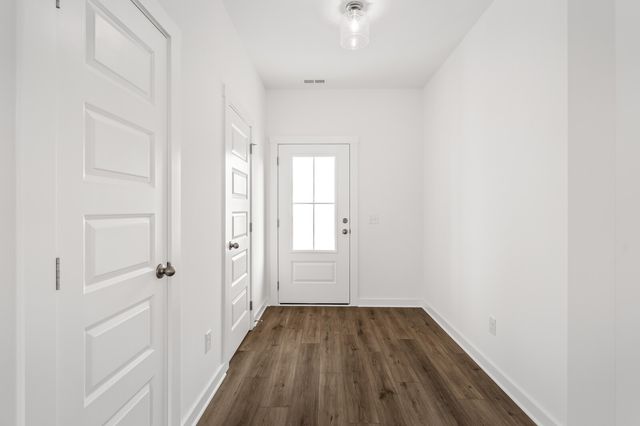 7086 Sutton Drive, White House, TN 37188