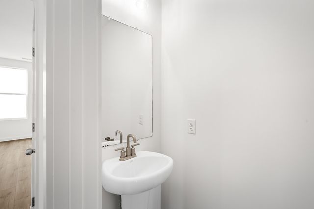 7086 Sutton Drive, White House, TN 37188