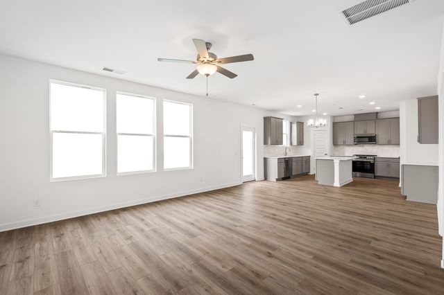 7086 Sutton Drive, White House, TN 37188