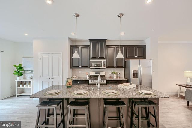2824 SHAWS RD, Sparrows Point, MD 21219