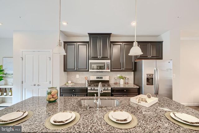 2824 SHAWS RD, Sparrows Point, MD 21219