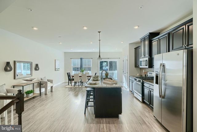 2824 SHAWS RD, Sparrows Point, MD 21219