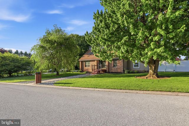 2809 WYNGATE DR, York, PA 17403