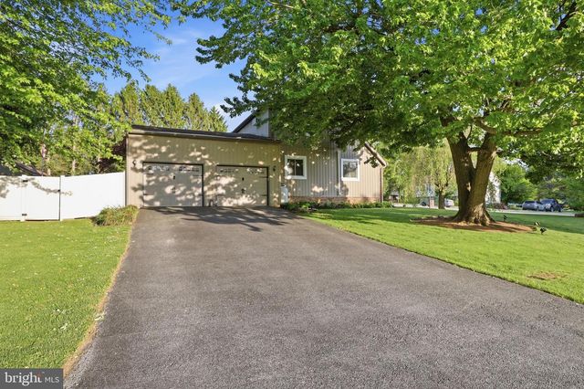 2809 WYNGATE DR, York, PA 17403