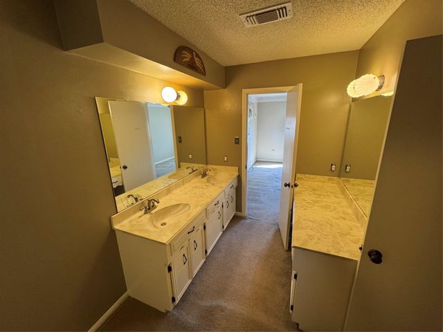 15802 Seattle Street, Houston, TX 77040