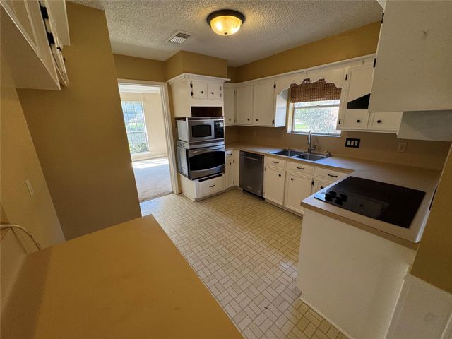 15802 Seattle Street, Houston, TX 77040