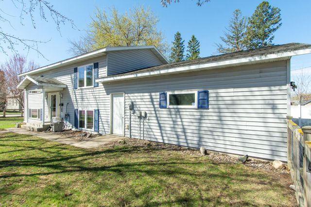1521 Pine Street, Brainerd, MN 56401