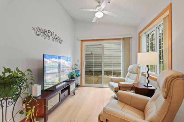 9949 Tamarack Cove, Woodbury, MN 55125