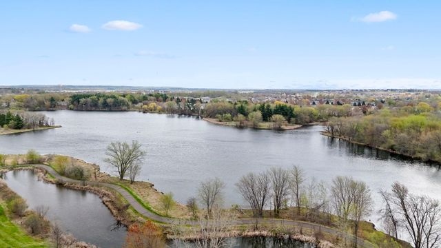 9949 Tamarack Cove, Woodbury, MN 55125